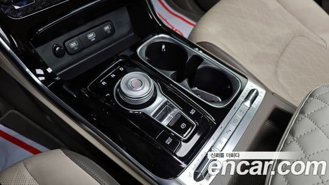 Kia Carnival 2020 — ფოტო 9/20