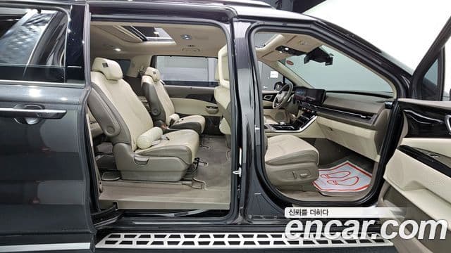 Kia Carnival 2020 — ფოტო 11/20