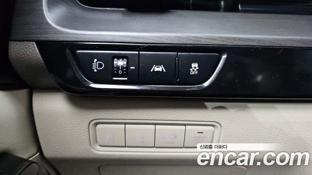 Kia Carnival 2020 — ფოტო 13/20