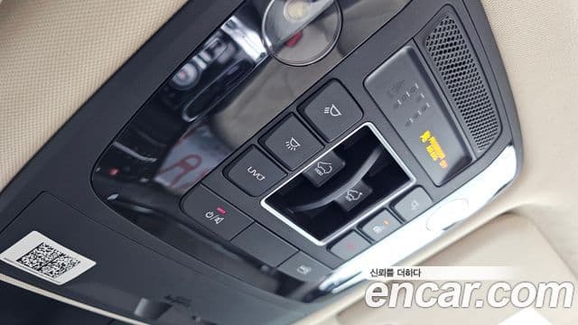 Kia Carnival 2020 — ფოტო 17/20