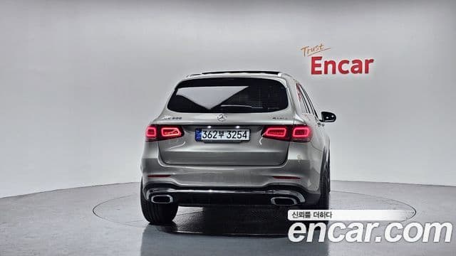 Mercedes-Benz GLC-Class 2022 — Photo 16/20