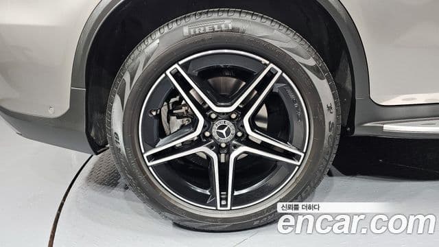 Mercedes-Benz GLC-Class 2022 — Photo 17/20