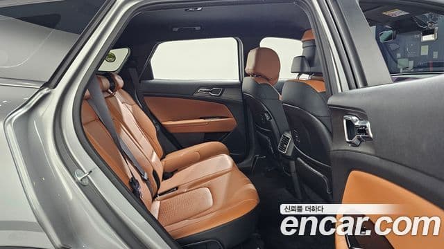 Kia Sportage 2023 — Фото 12/20