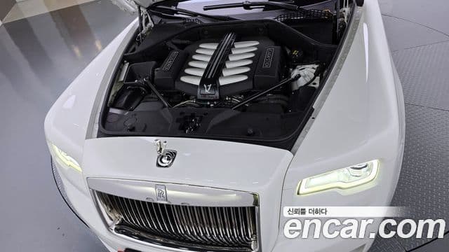 Rolls-Royce Ghost 2020 — ფოტო 6/20