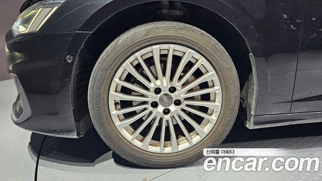 Audi A6 2020 — ფოტო 8/20