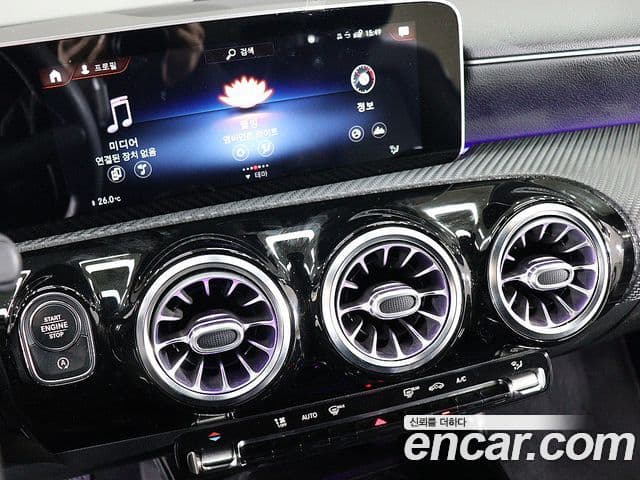 Mercedes-Benz A-Class 2020 — ფოტო 8/20