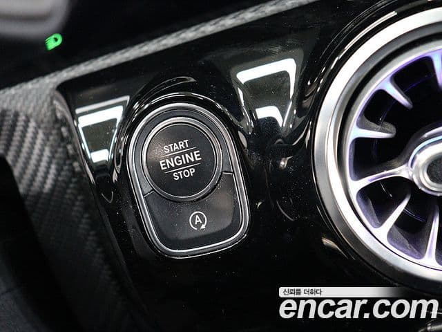 Mercedes-Benz A-Class 2020 — ფოტო 15/20