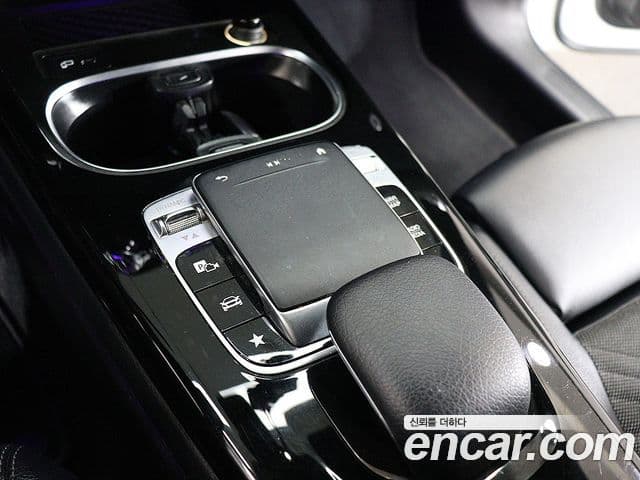 Mercedes-Benz A-Class 2020 — ფოტო 17/20