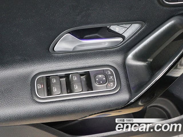 Mercedes-Benz A-Class 2020 — ფოტო 7/20