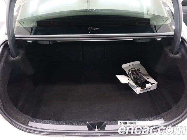 Mercedes-Benz A-Class 2020 — ფოტო 18/20