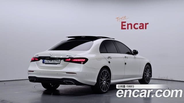 Mercedes-Benz E-Class 2023 — Фото 2/20