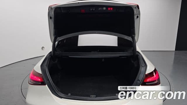 Mercedes-Benz E-Class 2023 — Фото 20/20