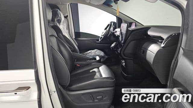 Hyundai Staria 2021 — фото 10 из 20