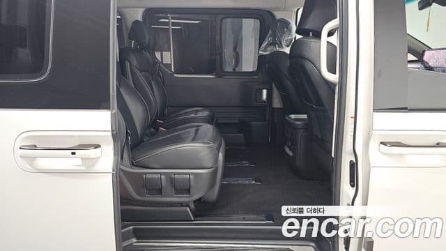 Hyundai Staria 2021 — фото 12 из 20