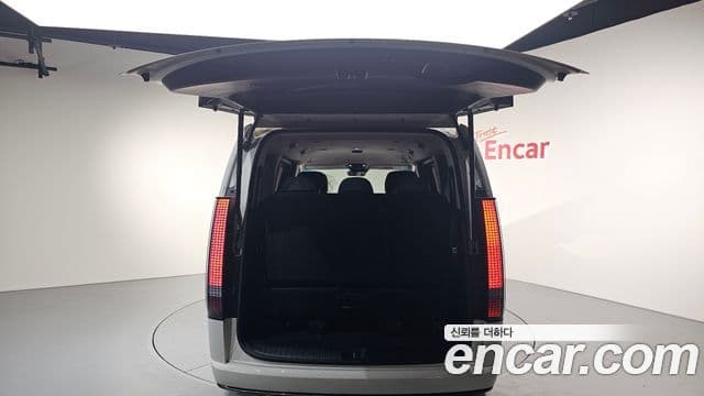 Hyundai Staria 2021 — фото 20 из 20