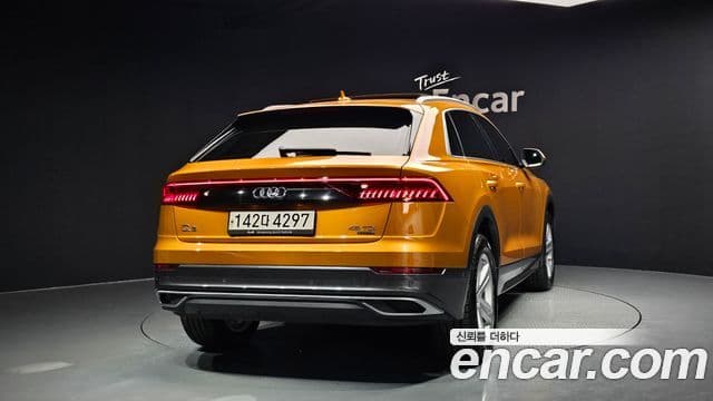 Audi Q7 2021 — ფოტო 4/20