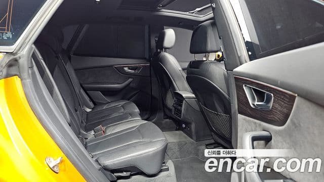Audi Q7 2021 — ფოტო 11/20