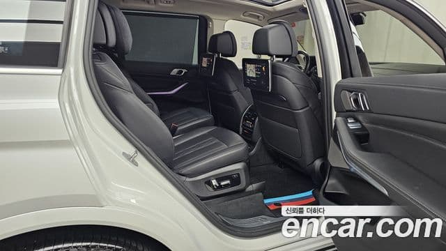 BMW X7 2022 — ფოტო 11/20
