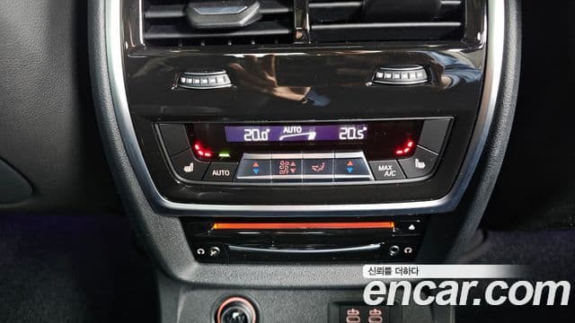 BMW X7 2022 — ფოტო 17/20