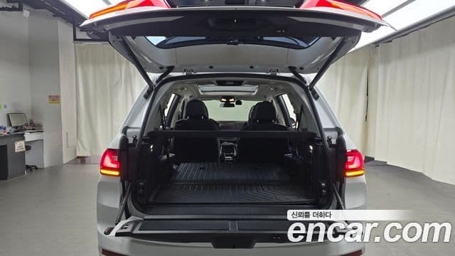 BMW X7 2022 — ფოტო 19/20