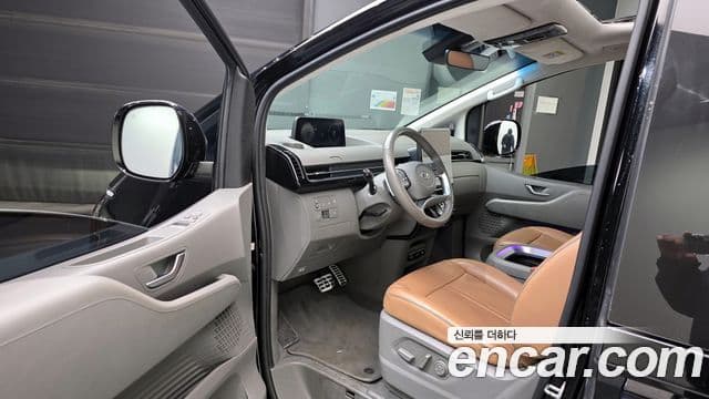 Hyundai Staria 2023 — ფოტო 9/20