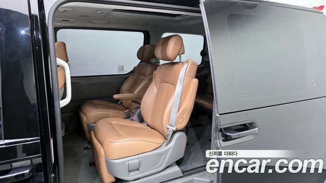 Hyundai Staria 2023 — ფოტო 11/20