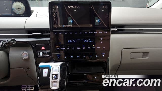 Hyundai Staria 2023 — ფოტო 17/20