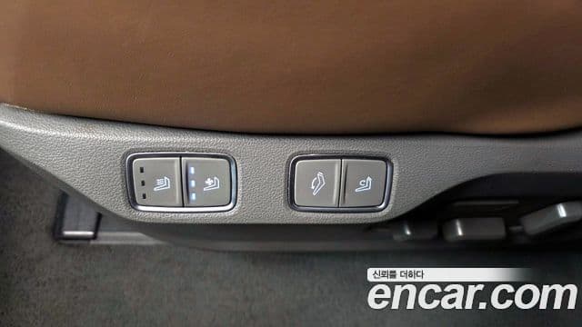 Hyundai Staria 2023 — ფოტო 18/20