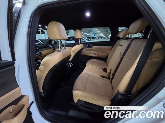 Kia Sorento 2022 — Şəkil 18/20