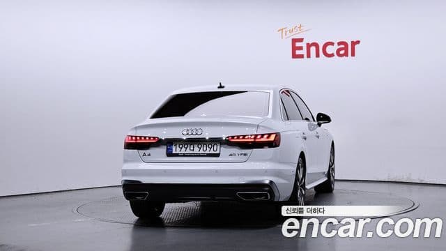 Audi A4 2023 — ფოტო 4/20