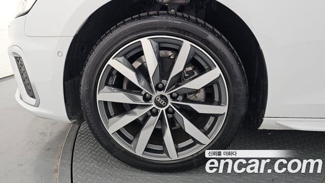 Audi A4 2023 — ფოტო 5/20