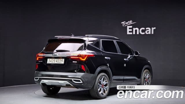 Kia Seltos 2020 — ფოტო 2/20