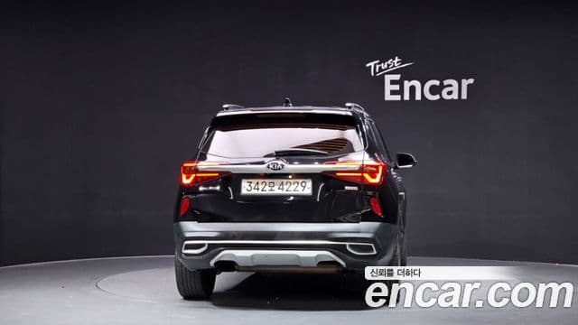Kia Seltos 2020 — ფოტო 4/20