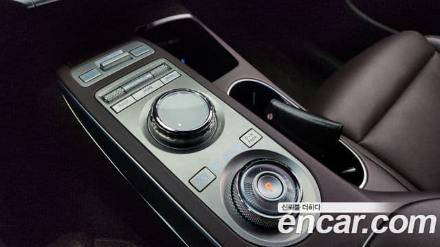 Genesis GV70 2021 — ფოტო 11/20
