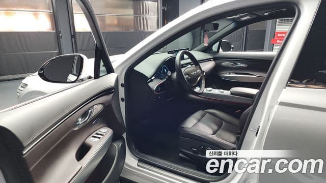 Genesis GV70 2021 — ფოტო 15/20