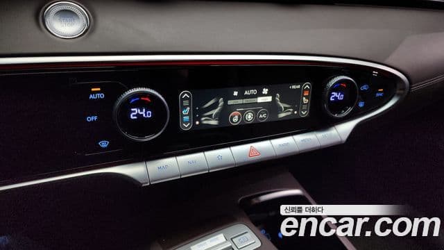 Genesis GV70 2021 — ფოტო 8/20
