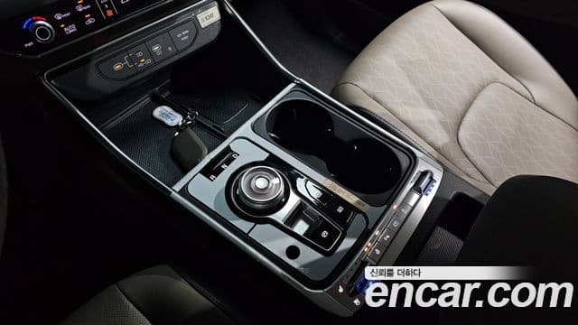 Kia Carnival 2024 — Şəkil 9/20