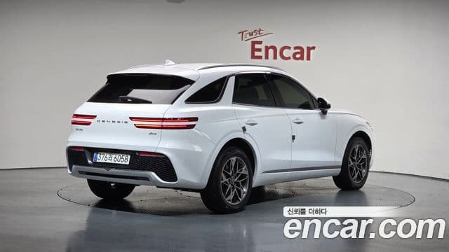 Genesis GV70 2021 — Şəkil 2/20