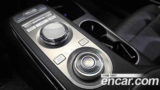 Genesis GV70 2021 — Şəkil 9/20
