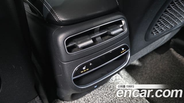 Genesis GV70 2021 — Şəkil 19/20