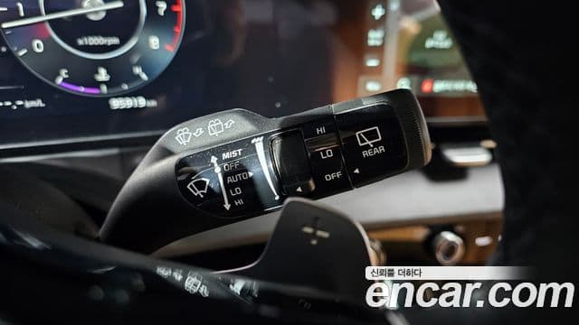 Kia Carnival 2021 — Şəkil 17/20