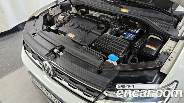Volkswagen Tiguan 2019 — ფოტო 6/20