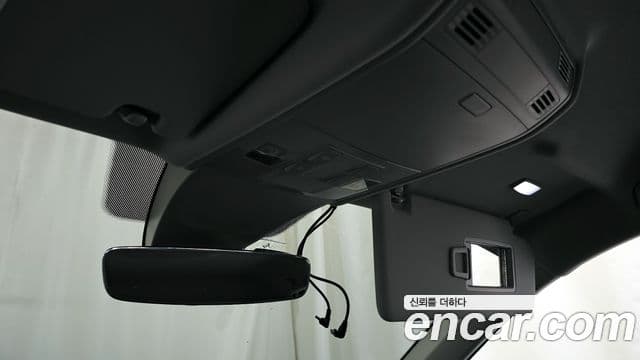 Volkswagen Tiguan 2019 — ფოტო 17/20