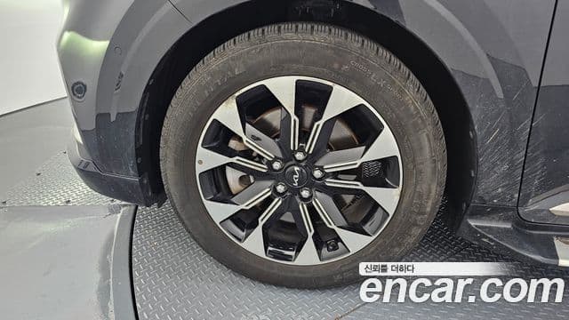 Kia Carnival 2021 — Фото 5/20