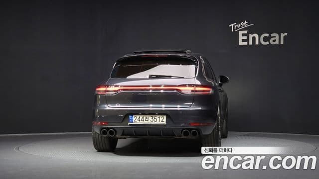 Porsche Macan 2021 — ფოტო 4/20