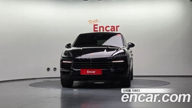 Porsche Cayenne 2020 — ფოტო 2/20