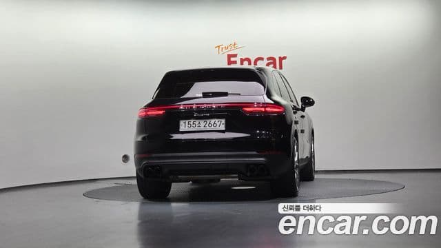Porsche Cayenne 2020 — ფოტო 3/20