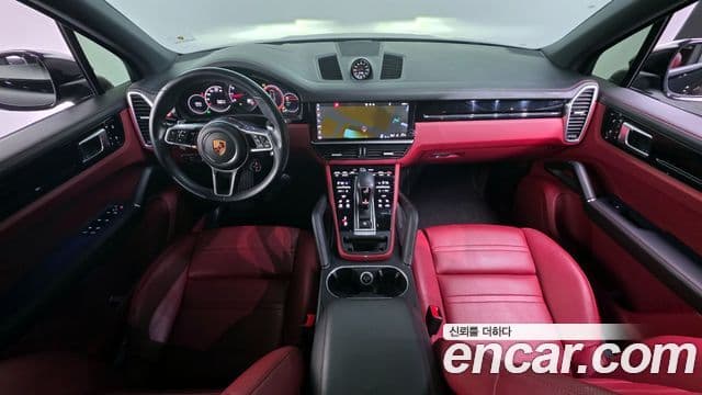Porsche Cayenne 2020 — ფოტო 6/20