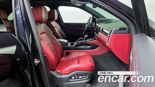Porsche Cayenne 2020 — ფოტო 10/20