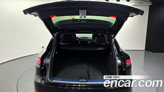 Porsche Cayenne 2020 — ფოტო 19/20